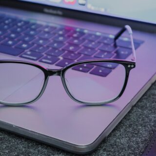 blue light blocking glasses